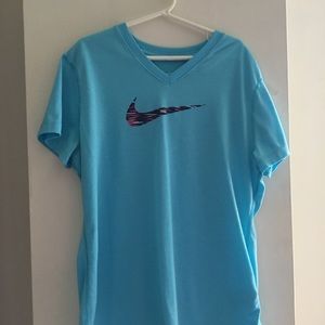 NIKE Girls Workout Tee